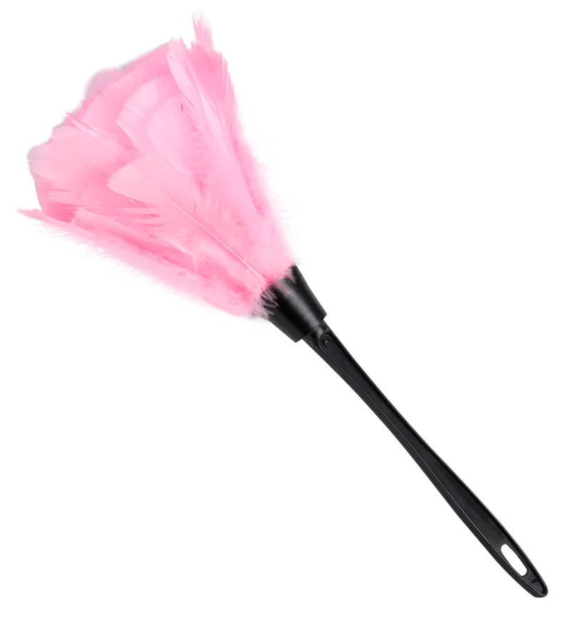 Roze plumeaux kamermeisje